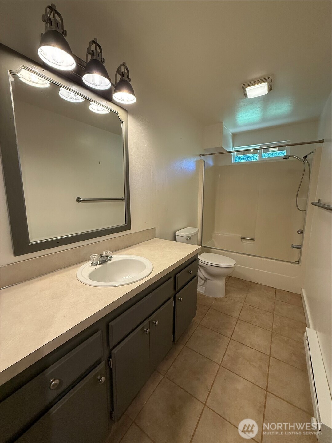 178 Lover's Lane Unit: A202