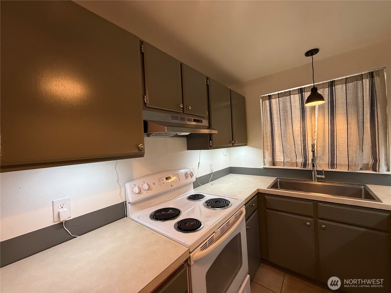 178 Lover's Lane Unit: A202