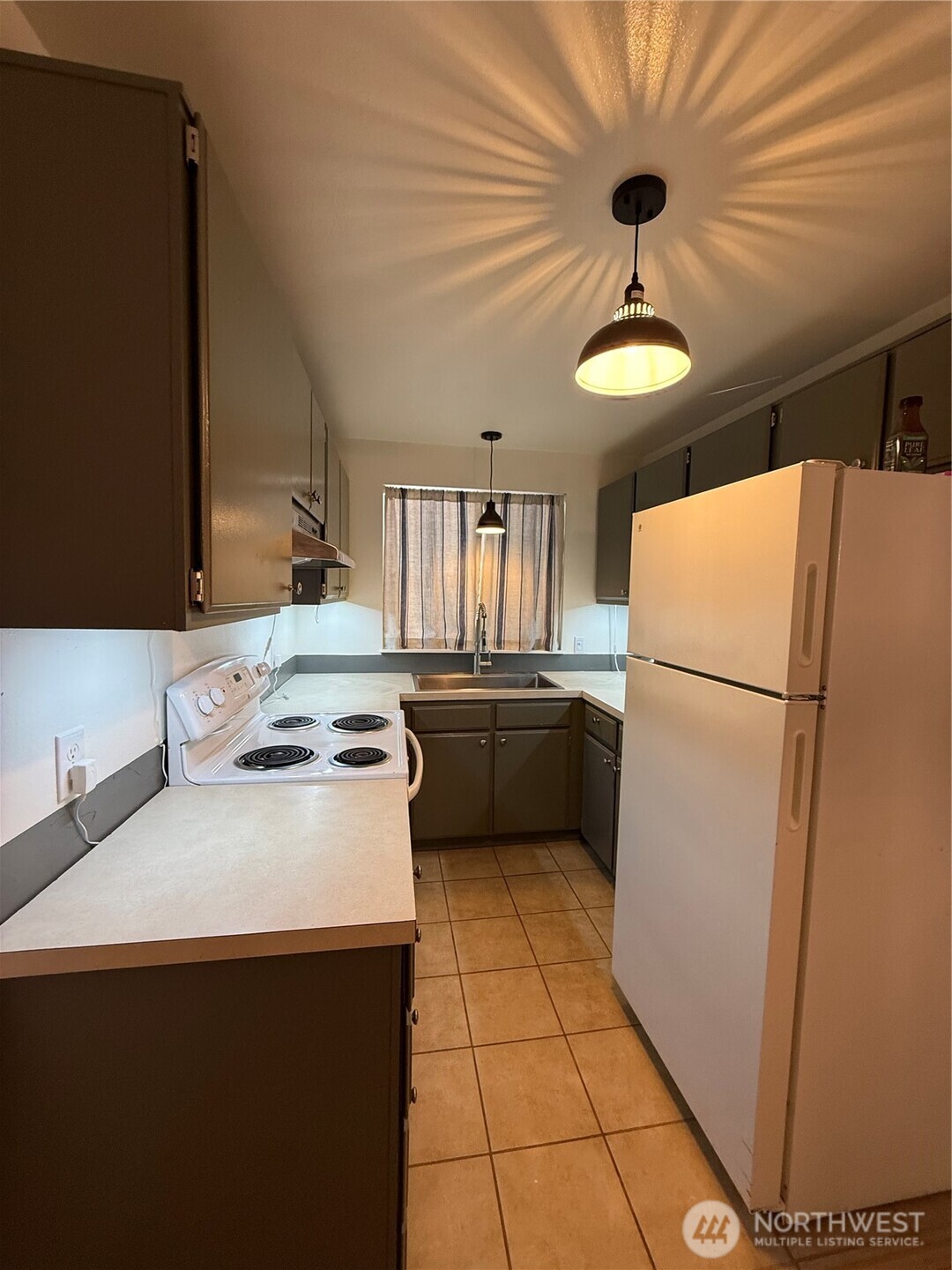 178 Lover's Lane Unit: A202