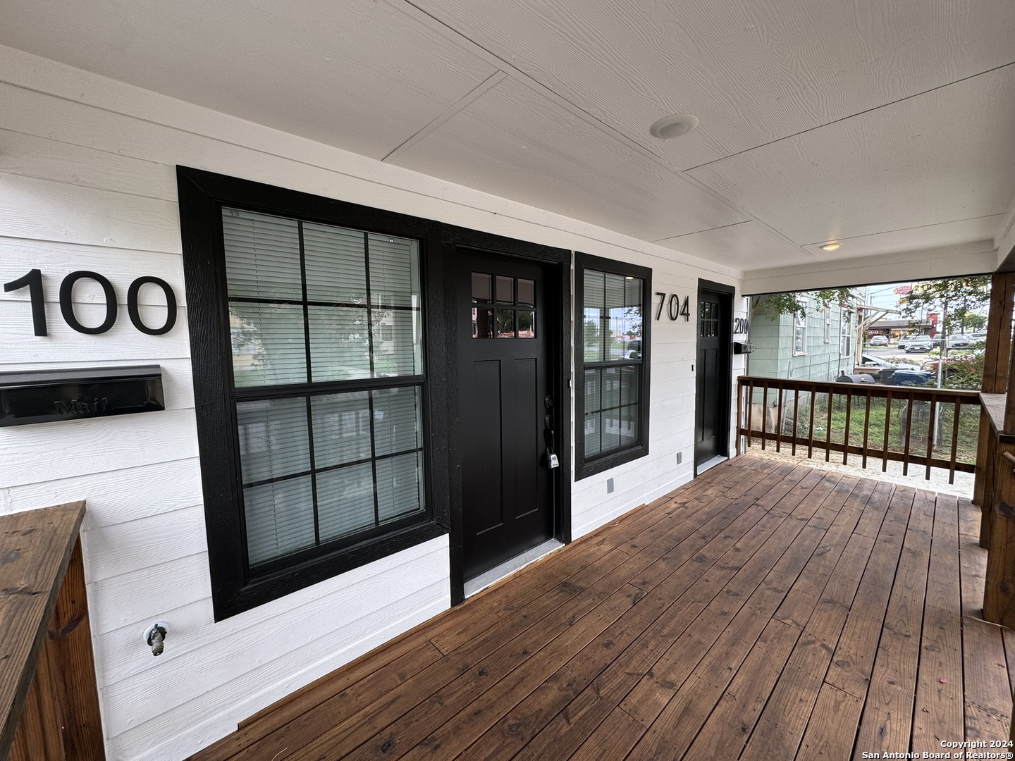 704 FAIR AVE 200