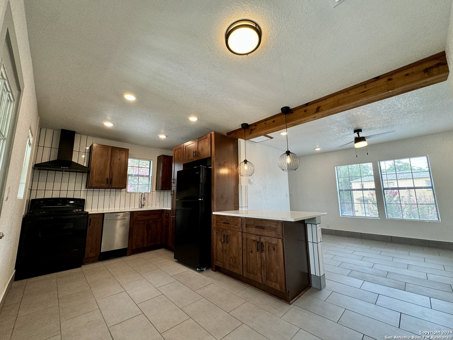 704 FAIR AVE 200