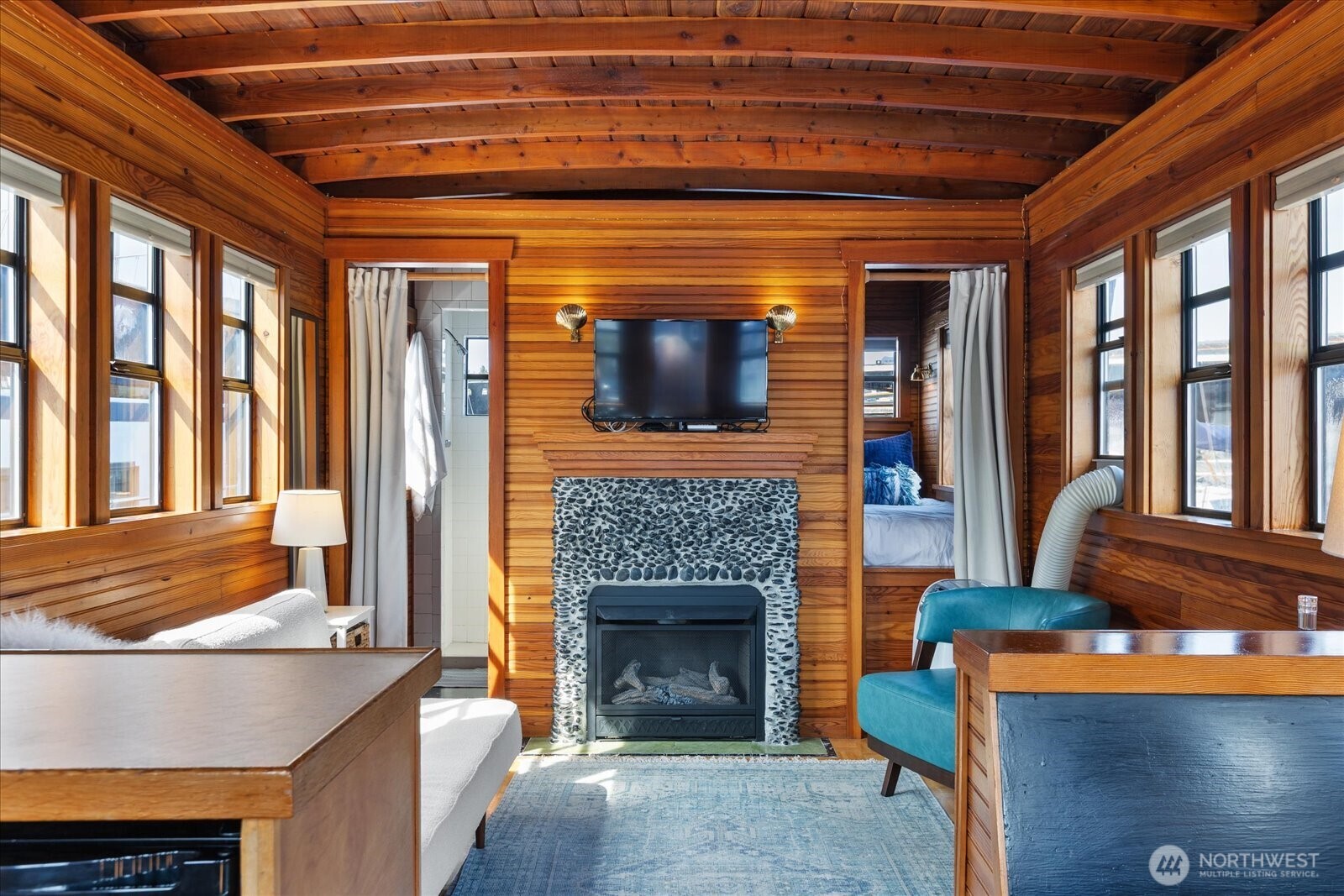 2401 N Northlake Way Unit: E7