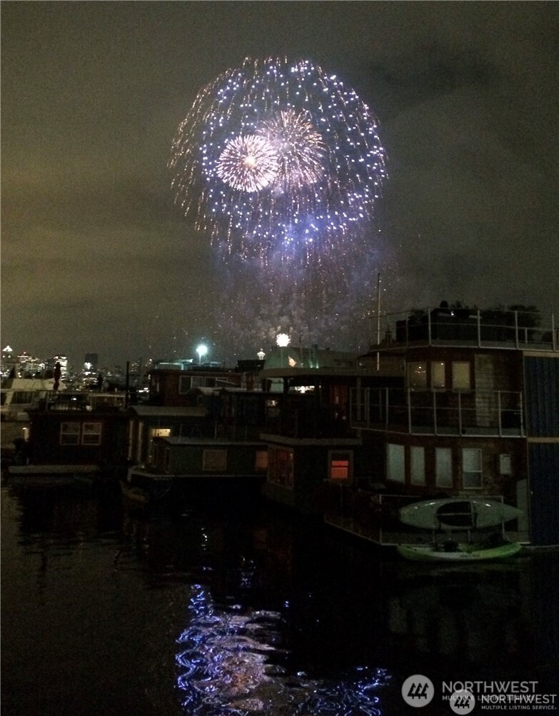 2401 N Northlake Way Unit: E7