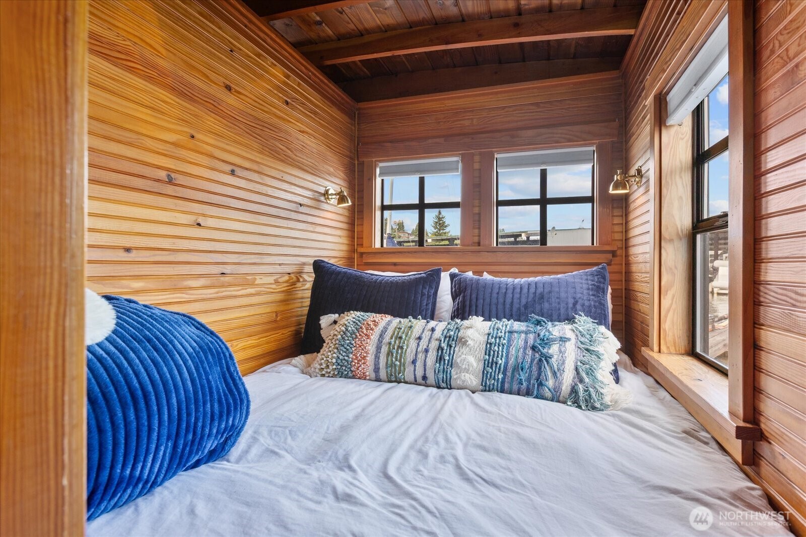 2401 N Northlake Way Unit: E7