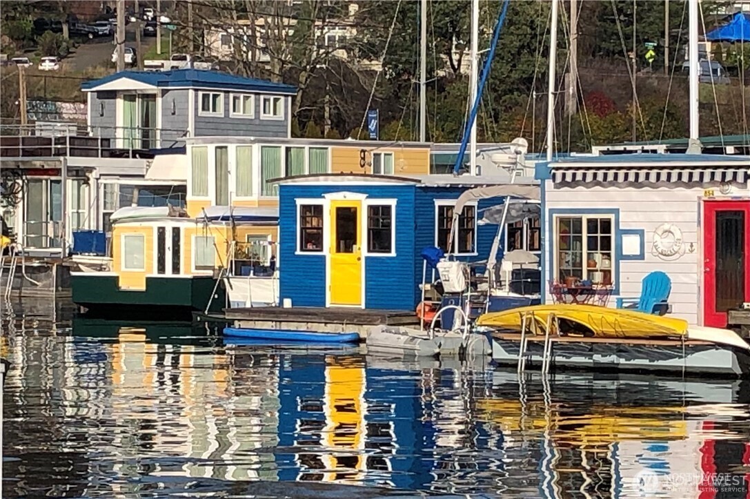 2401 N Northlake Way Unit: E7