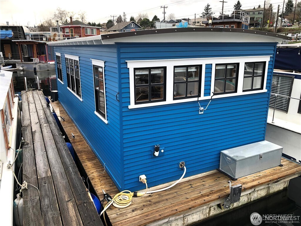 2401 N Northlake Way Unit: E7