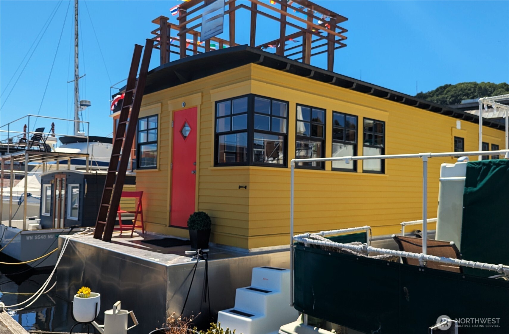 2040 Westlake Avenue N Unit: 17