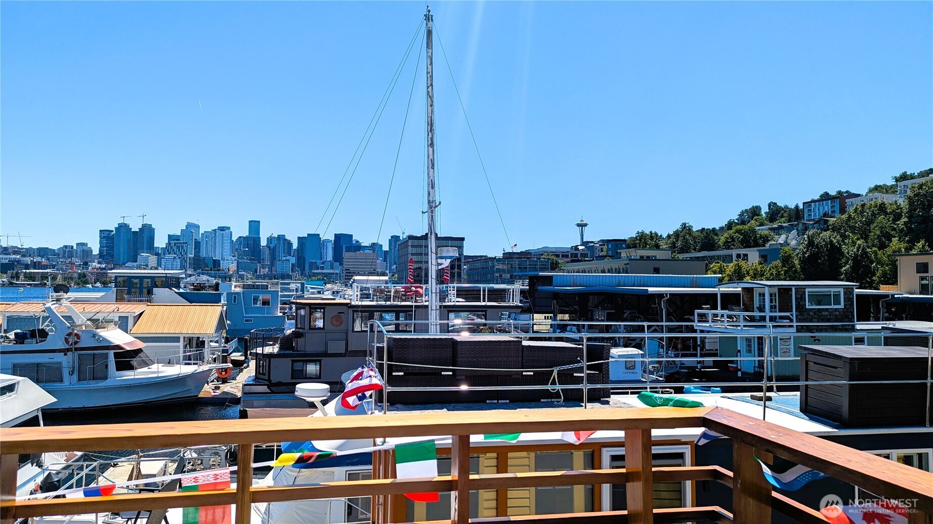 2040 Westlake Avenue N Unit: 17