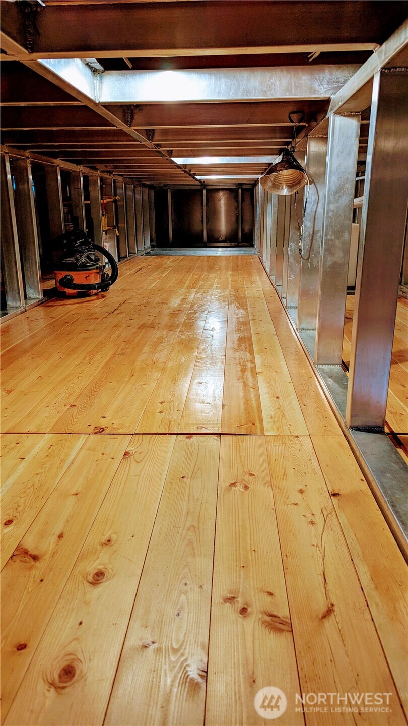 2040 Westlake Avenue N Unit: 17