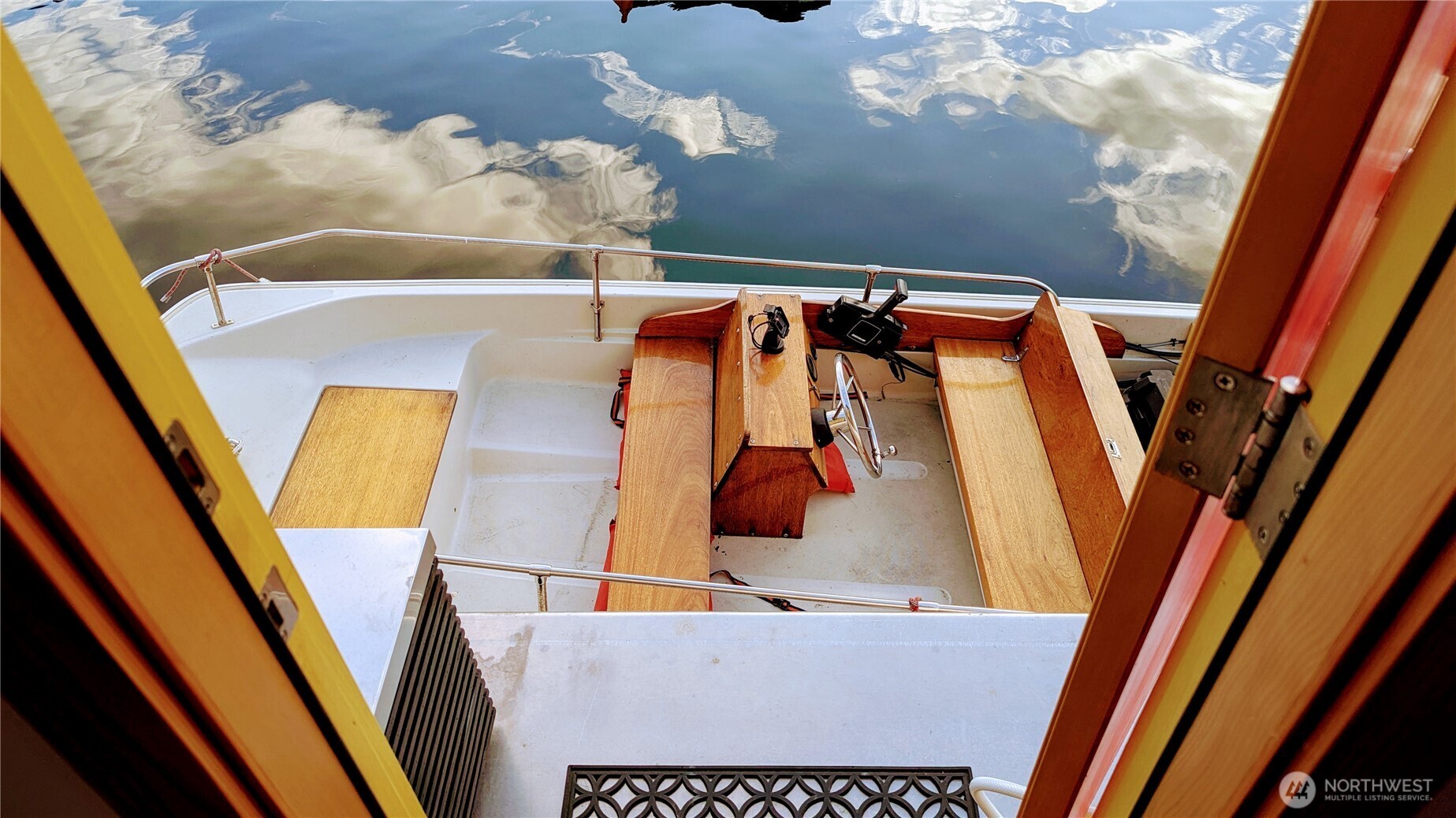 2040 Westlake Avenue N Unit: 17