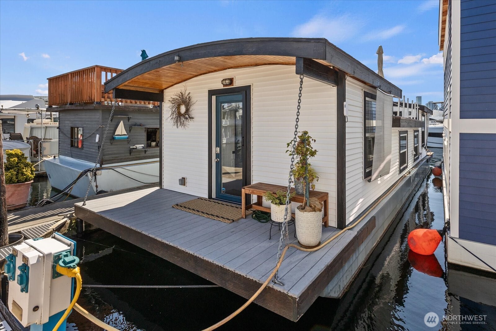 1900 Westlake Avenue N Unit: B11