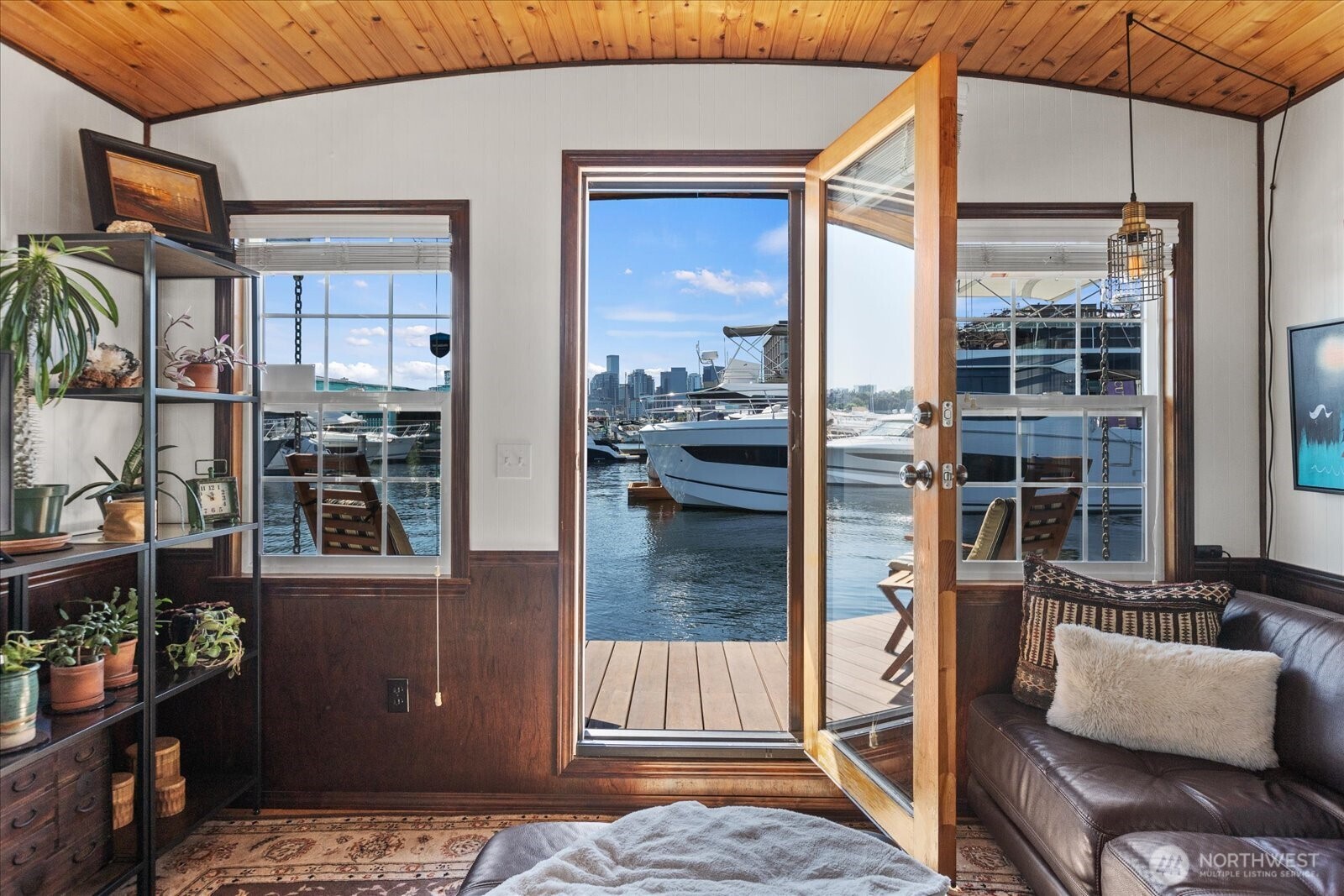 1900 Westlake Avenue N Unit: B11