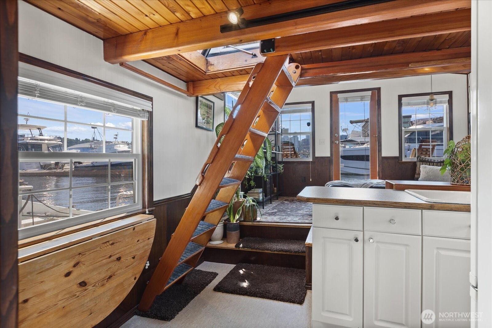 1900 Westlake Avenue N Unit: B11