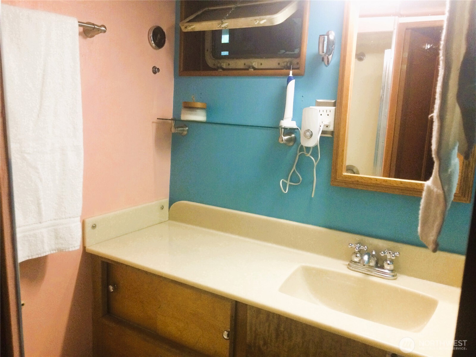 2040 Westlake Avenue N Unit: 10