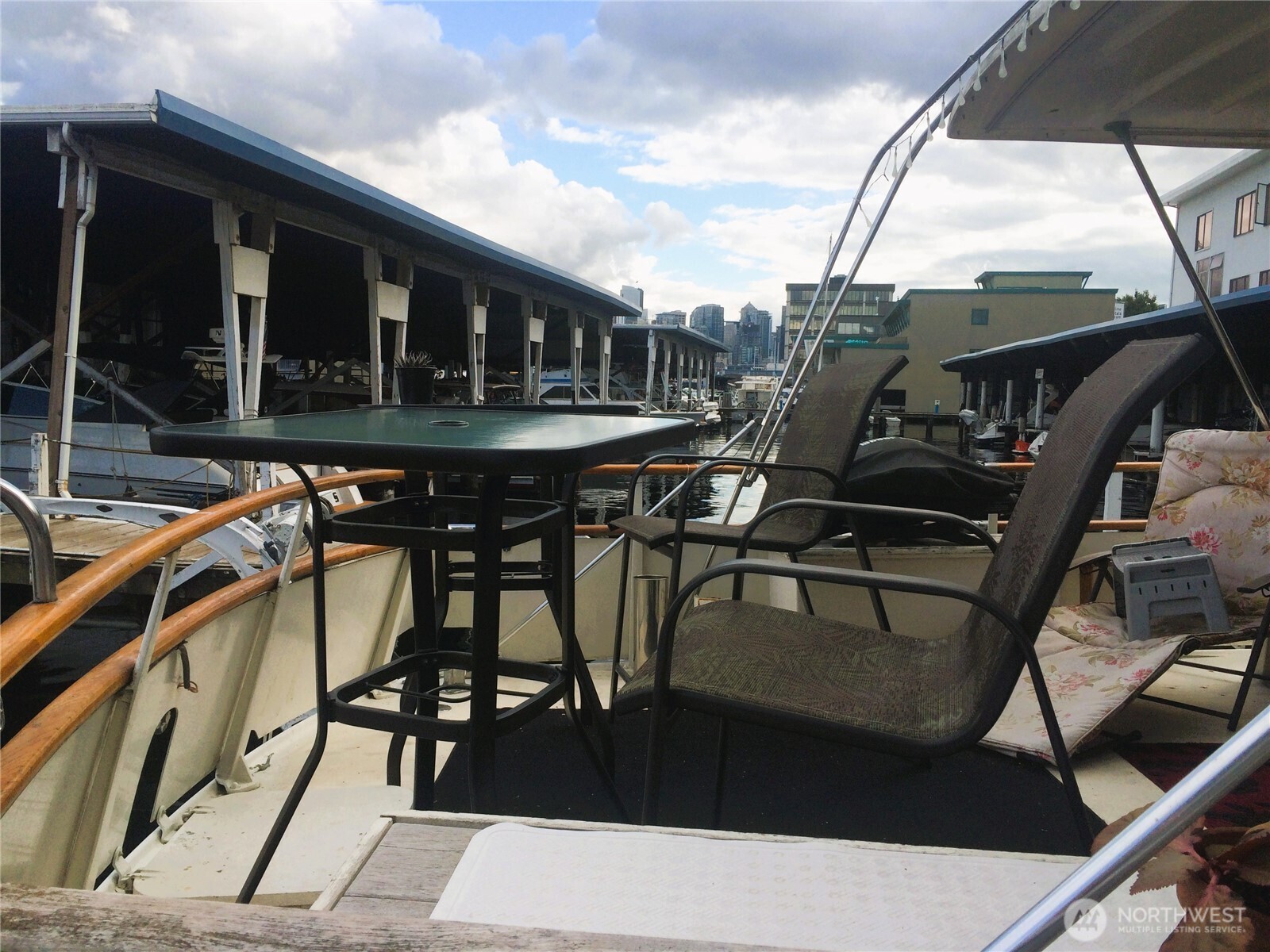 2040 Westlake Avenue N Unit: 10