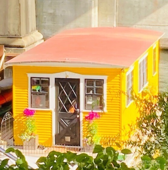 3304 Fuhrman Avenue E Unit: 10