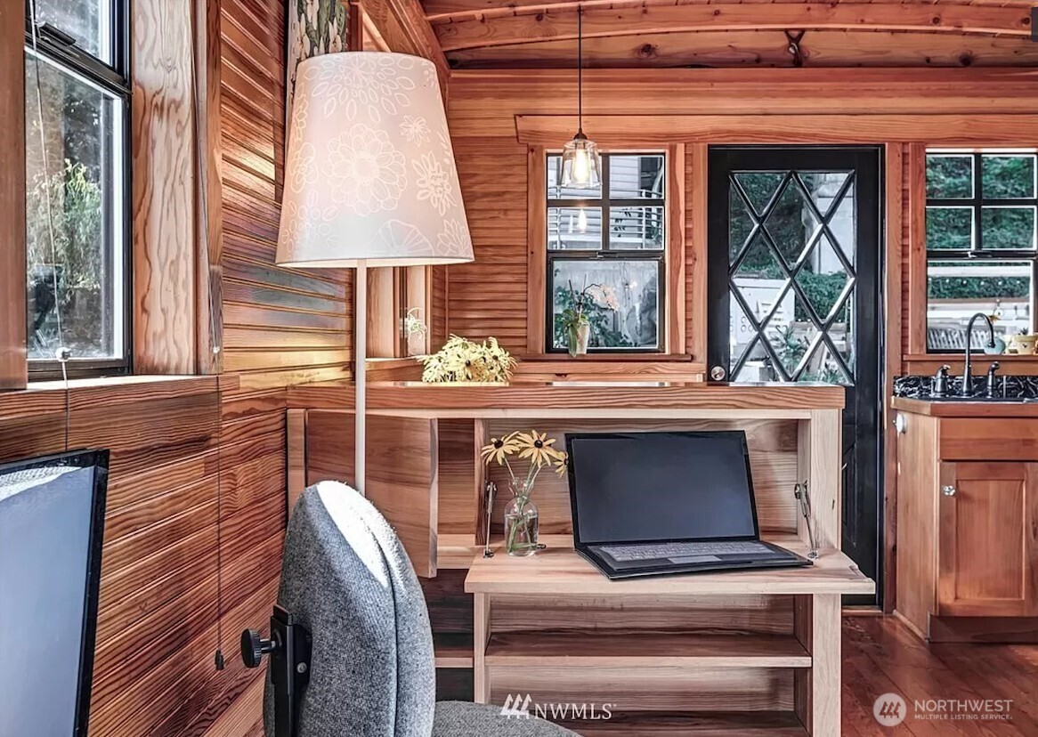 3304 Fuhrman Avenue E Unit: 10