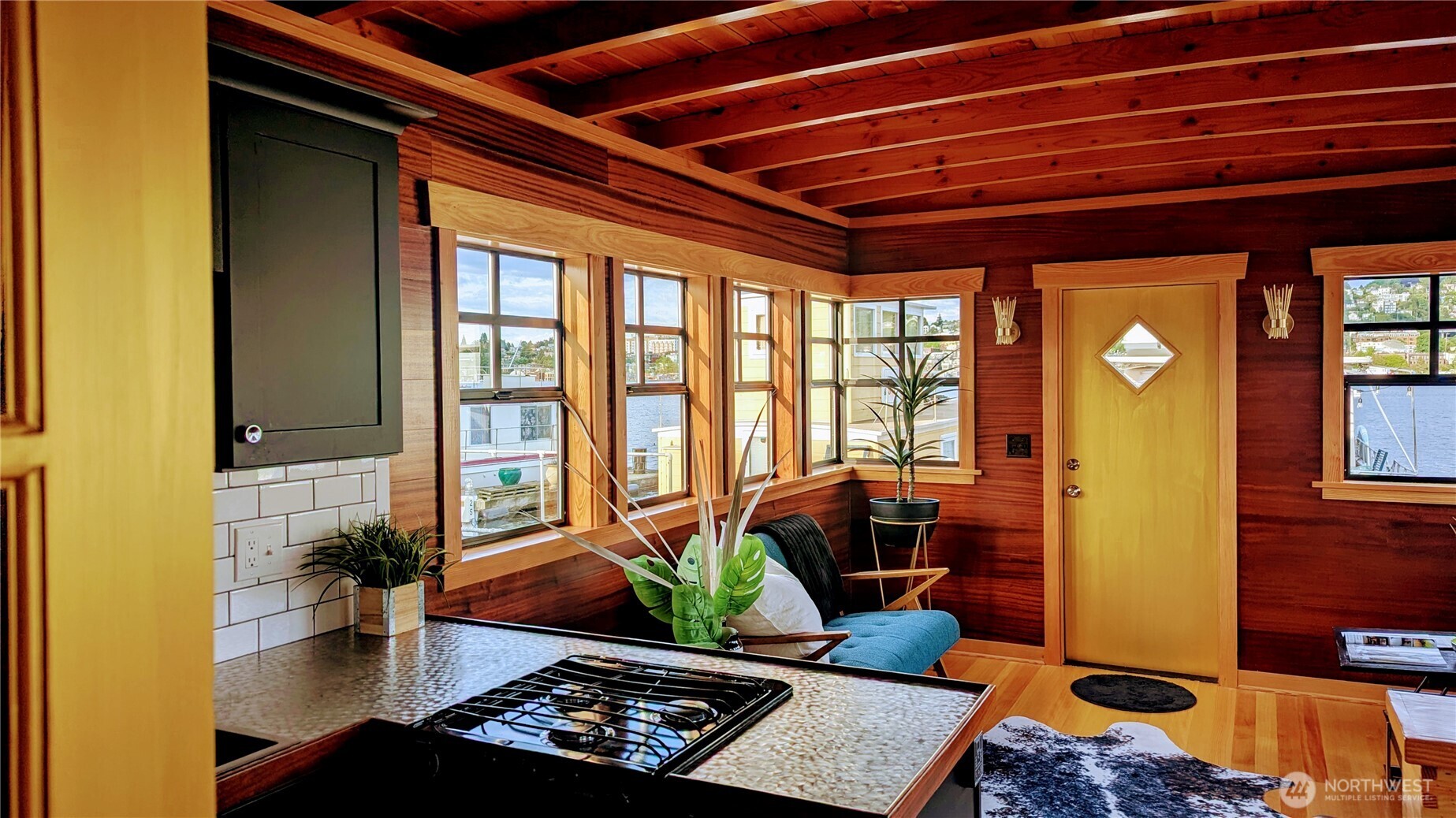 2040 Westlake Avenue N Unit: 17