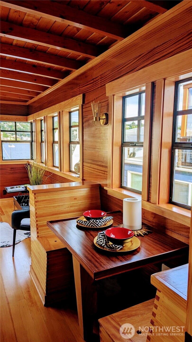 2040 Westlake Avenue N Unit: 17