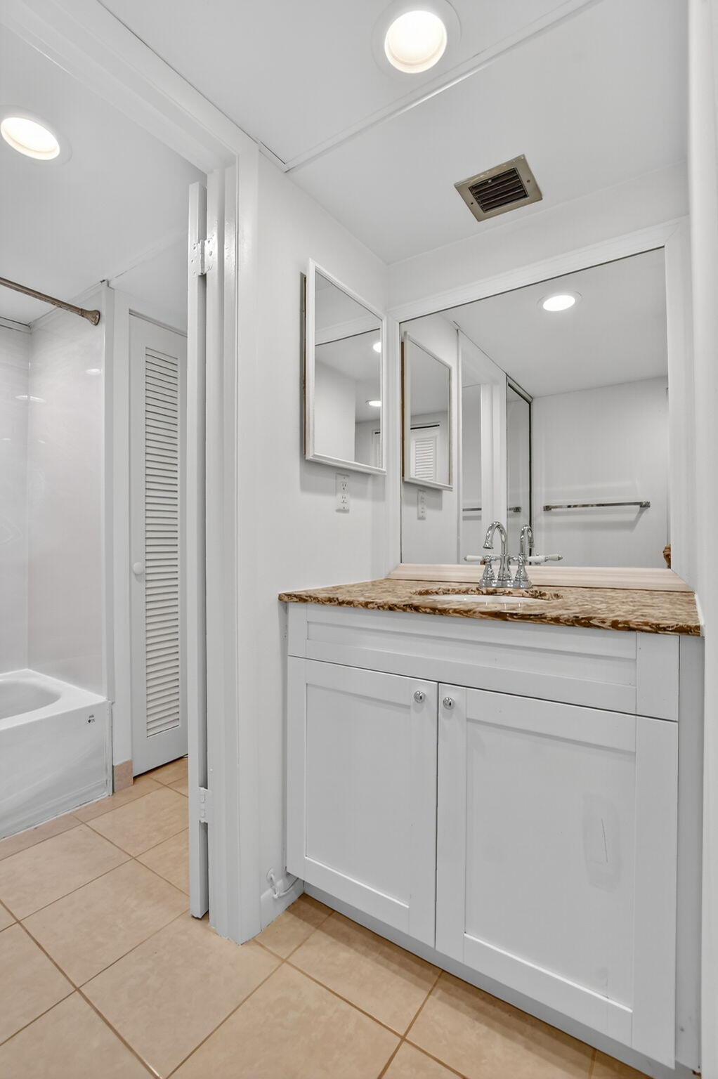 11 Royal Palm Way 3040