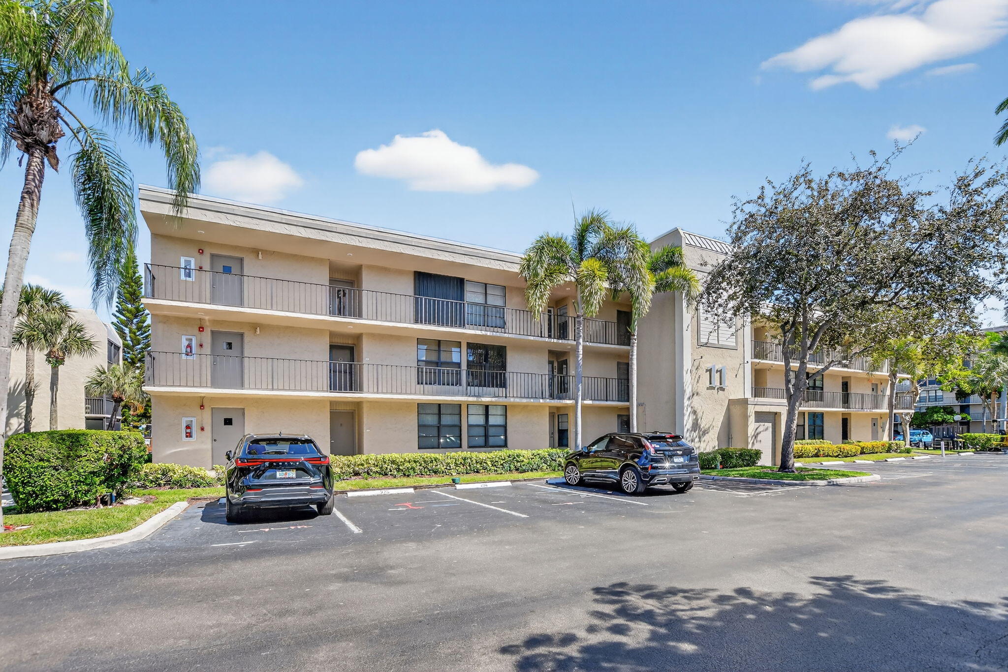 11 Royal Palm Way 3040