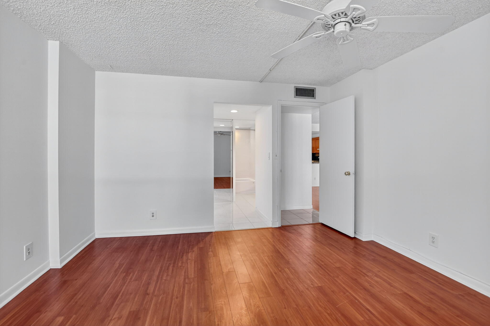 11 Royal Palm Way 3040