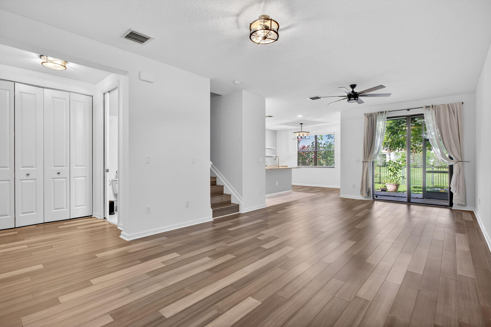 325 NW 33rd Lane