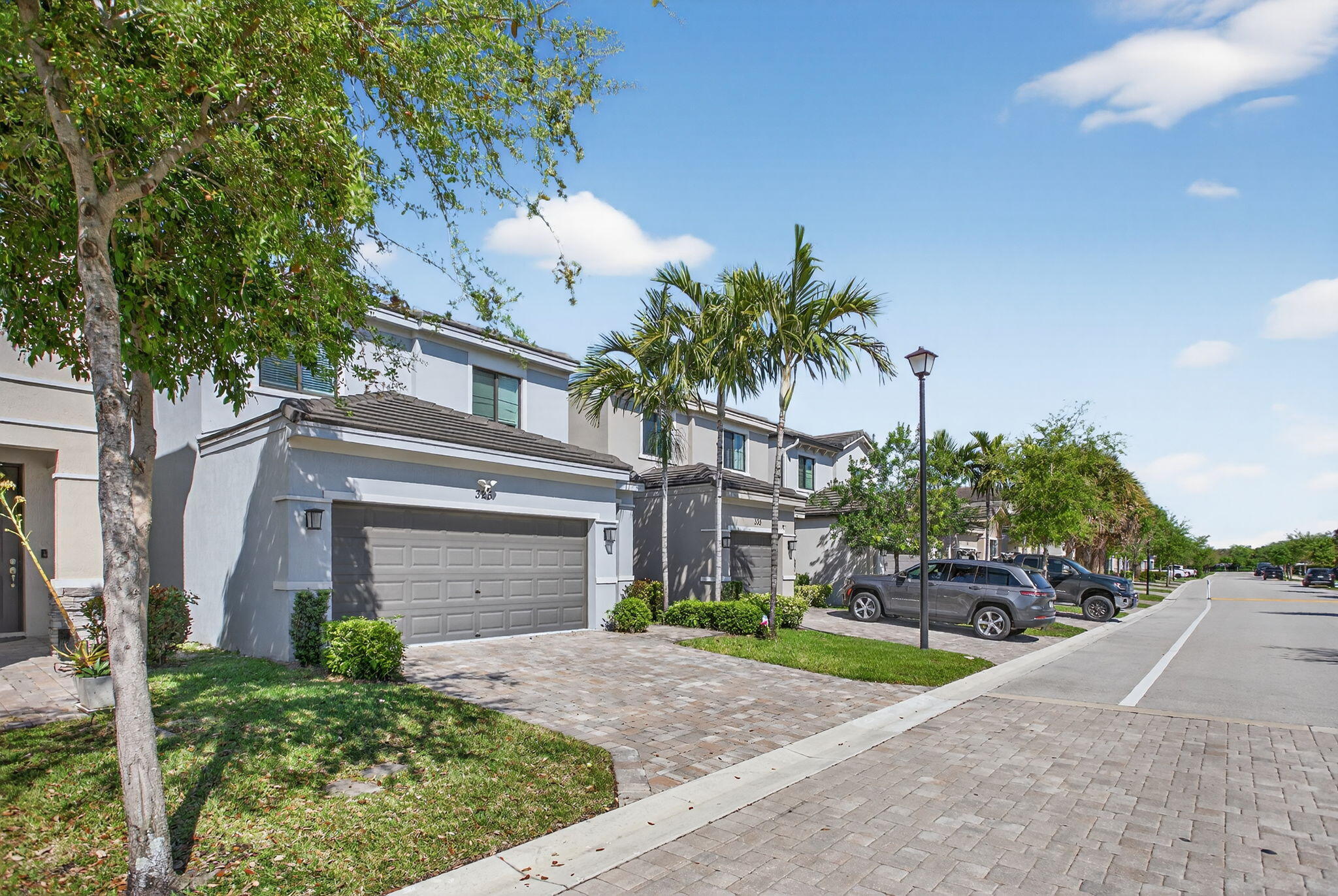 325 NW 33rd Lane