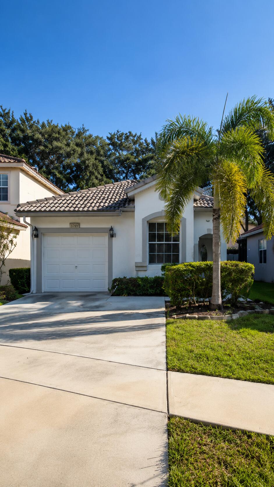 4967 Pelican Manor