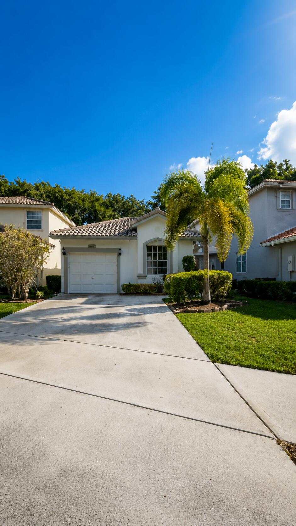 4967 Pelican Manor