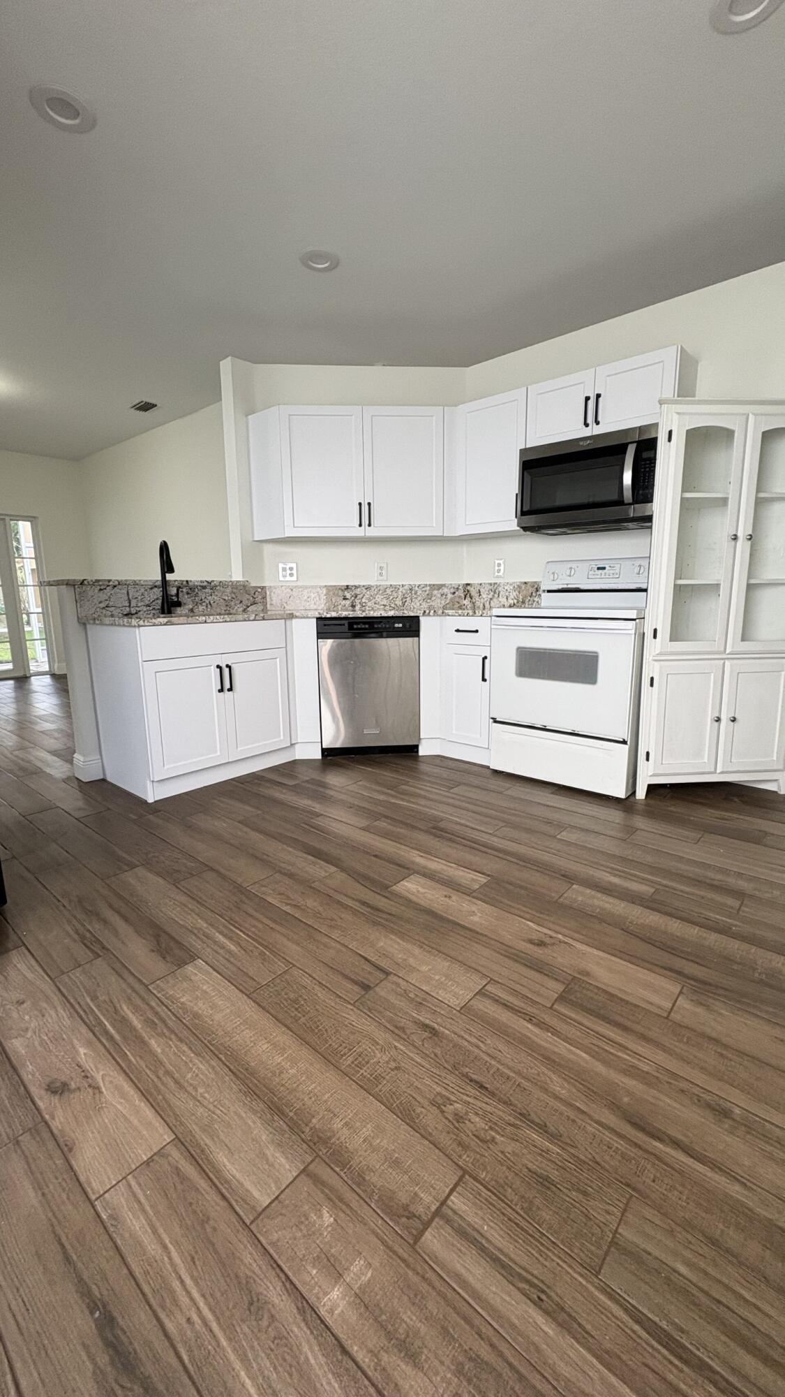 4967 Pelican Manor