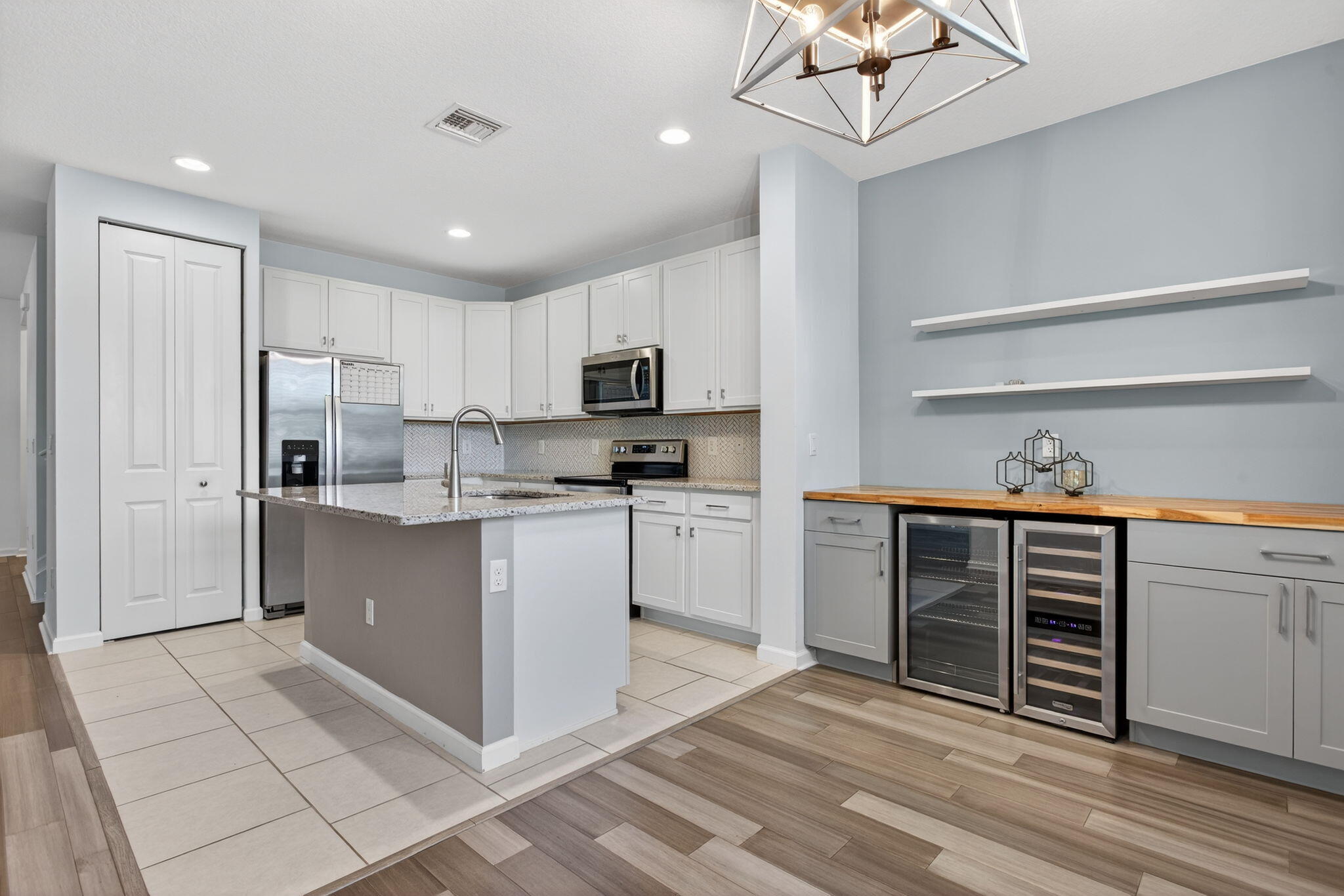 325 NW 33rd Lane