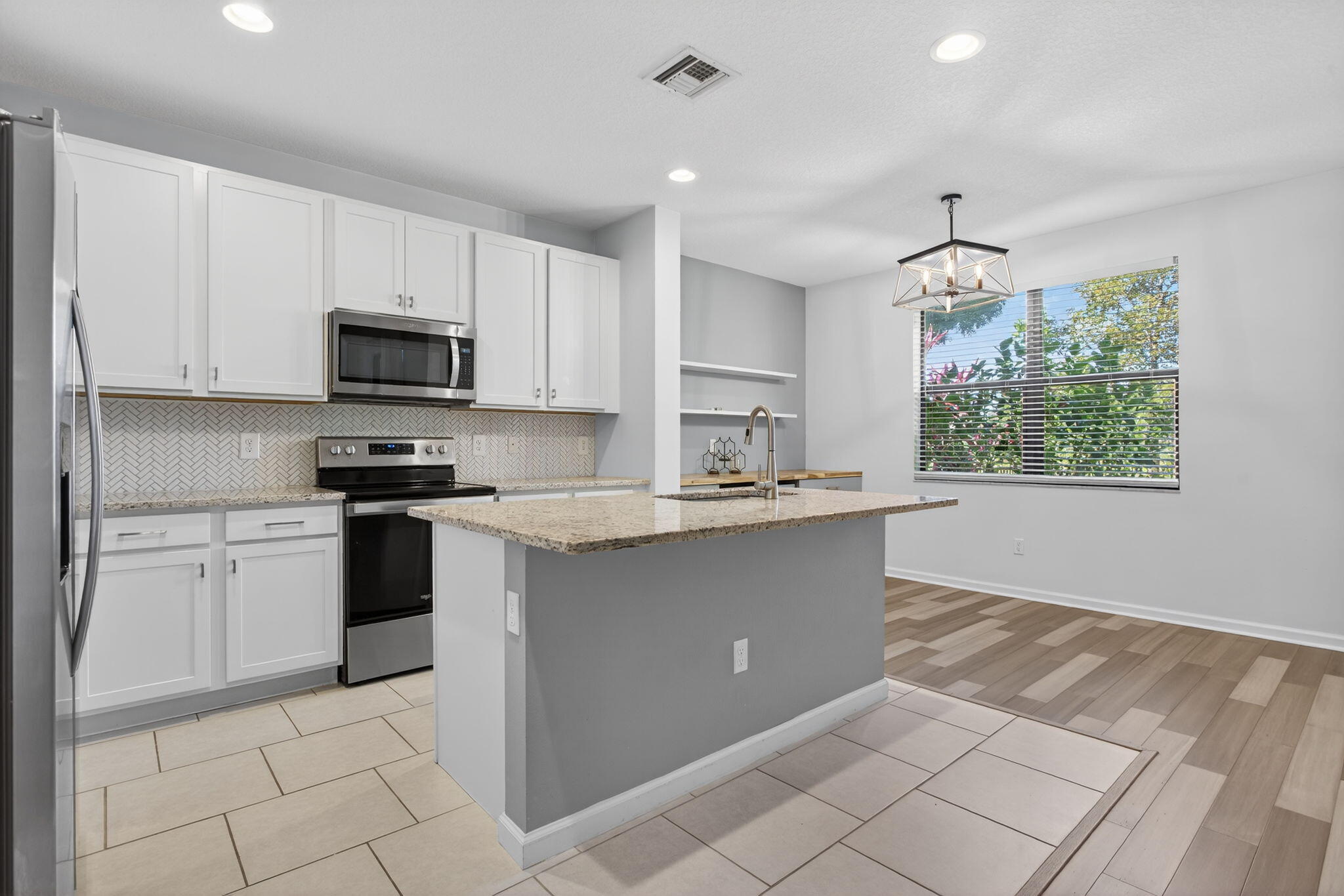 325 NW 33rd Lane