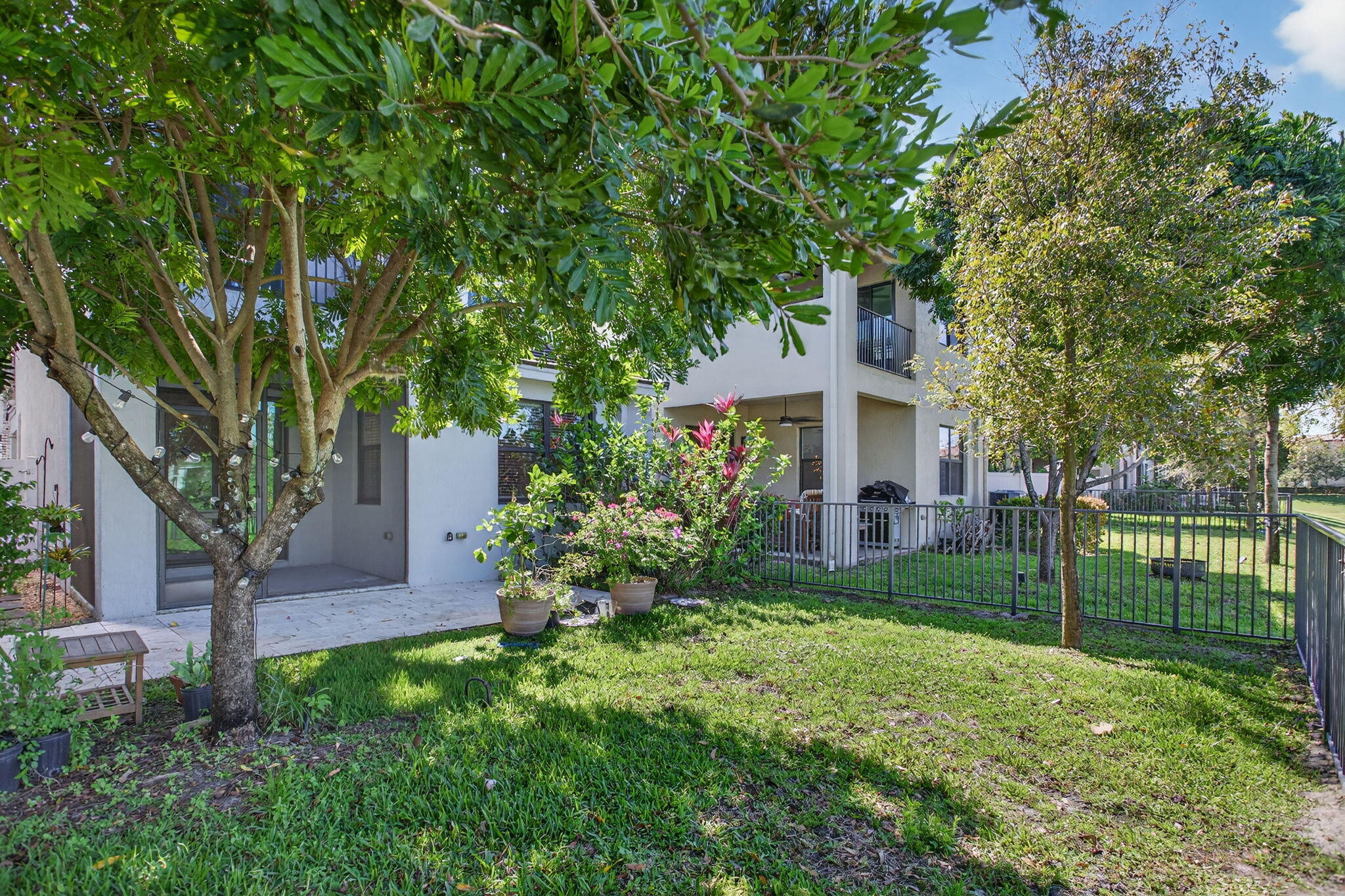 325 NW 33rd Lane