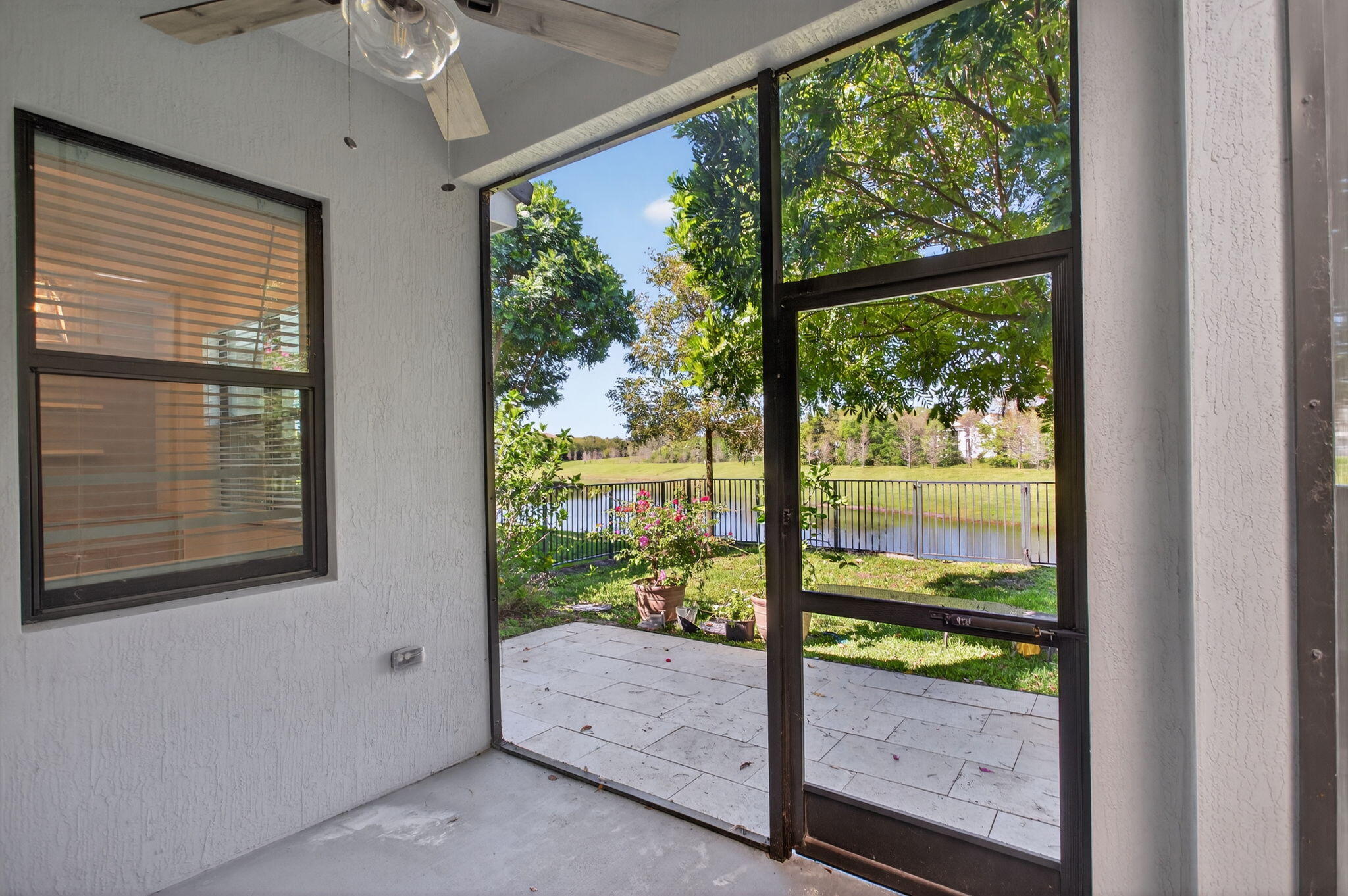 325 NW 33rd Lane