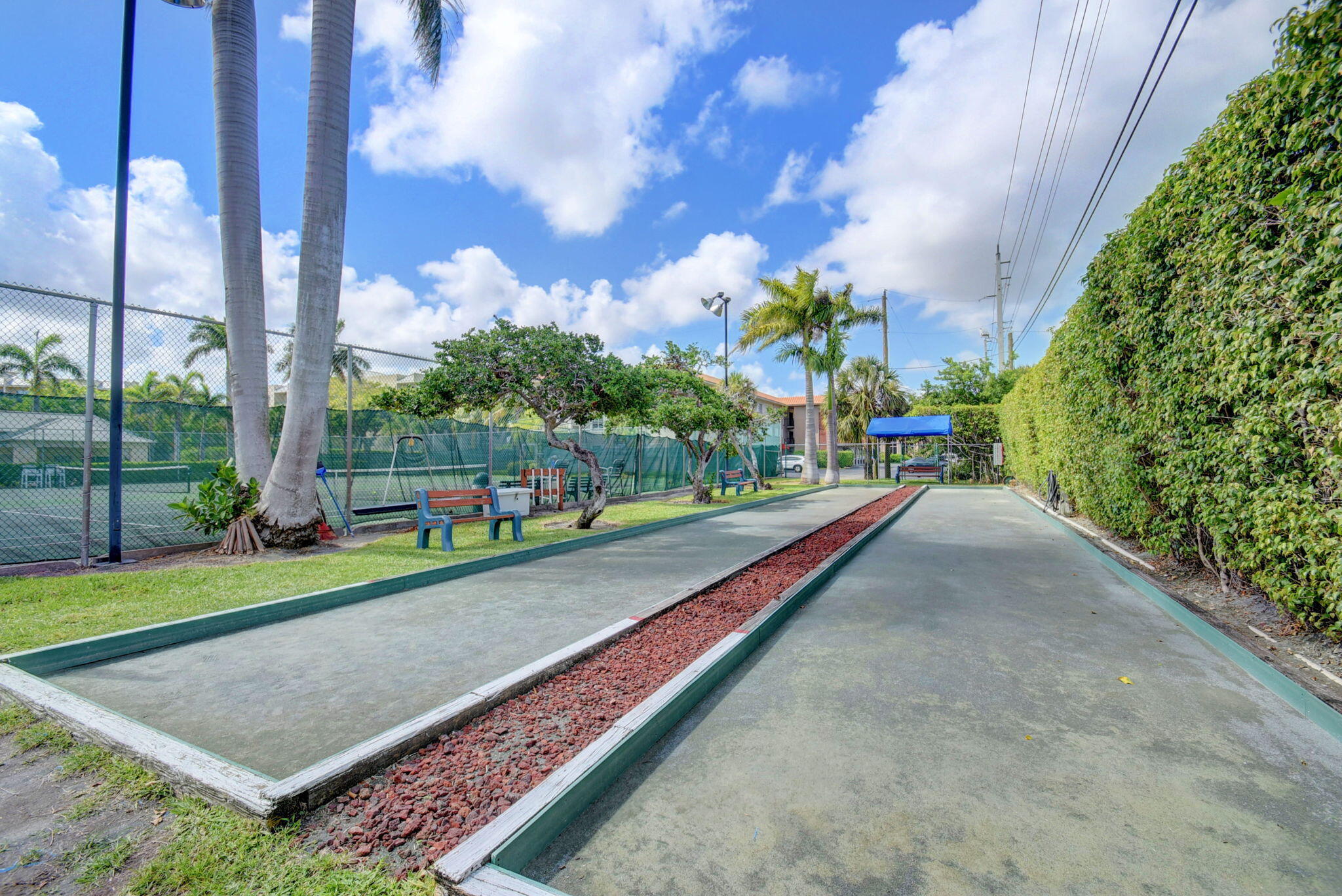 11 ROYAL PALM Way 3040