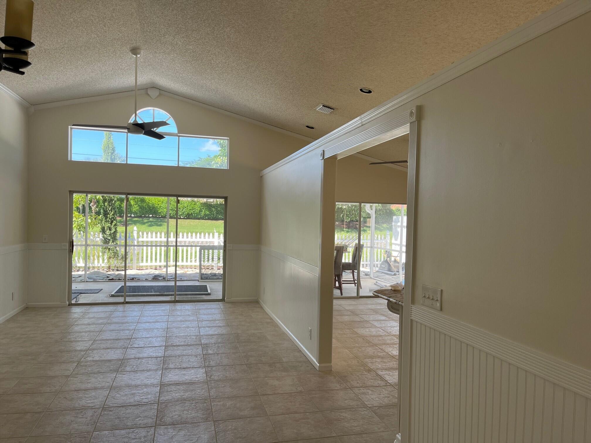 1351 Fairfax Circle E