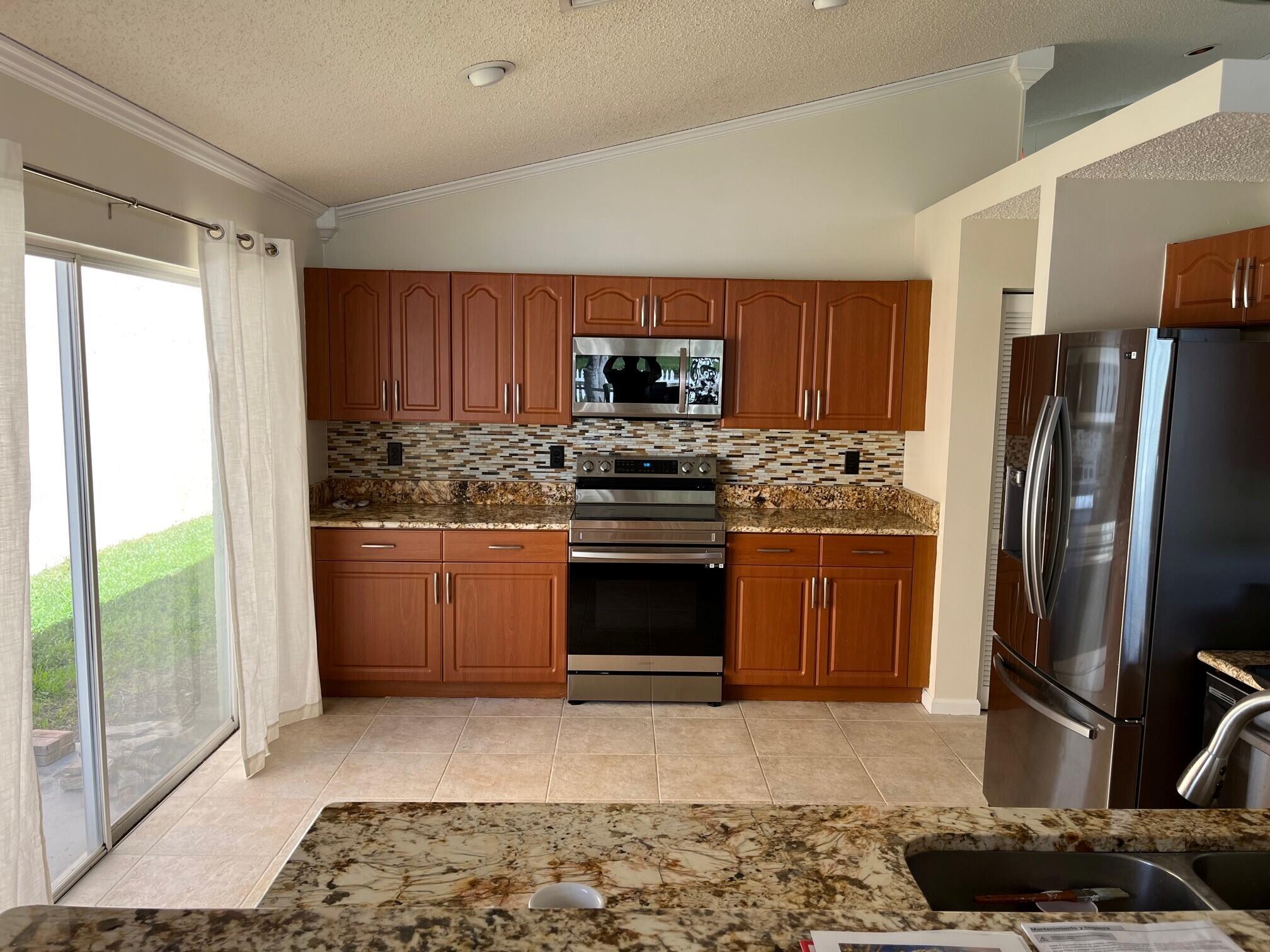 1351 Fairfax Circle E