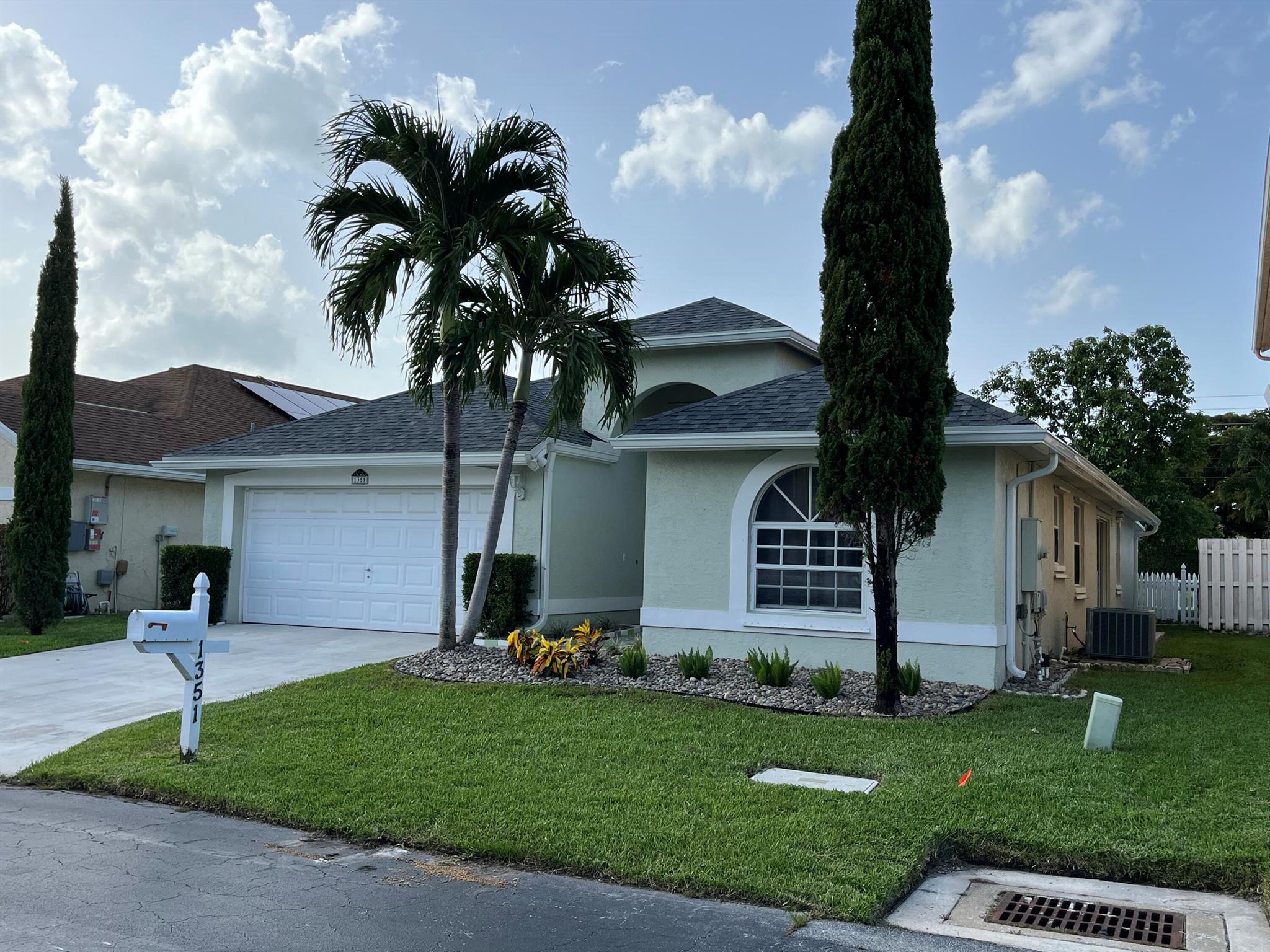 1351 Fairfax Circle E