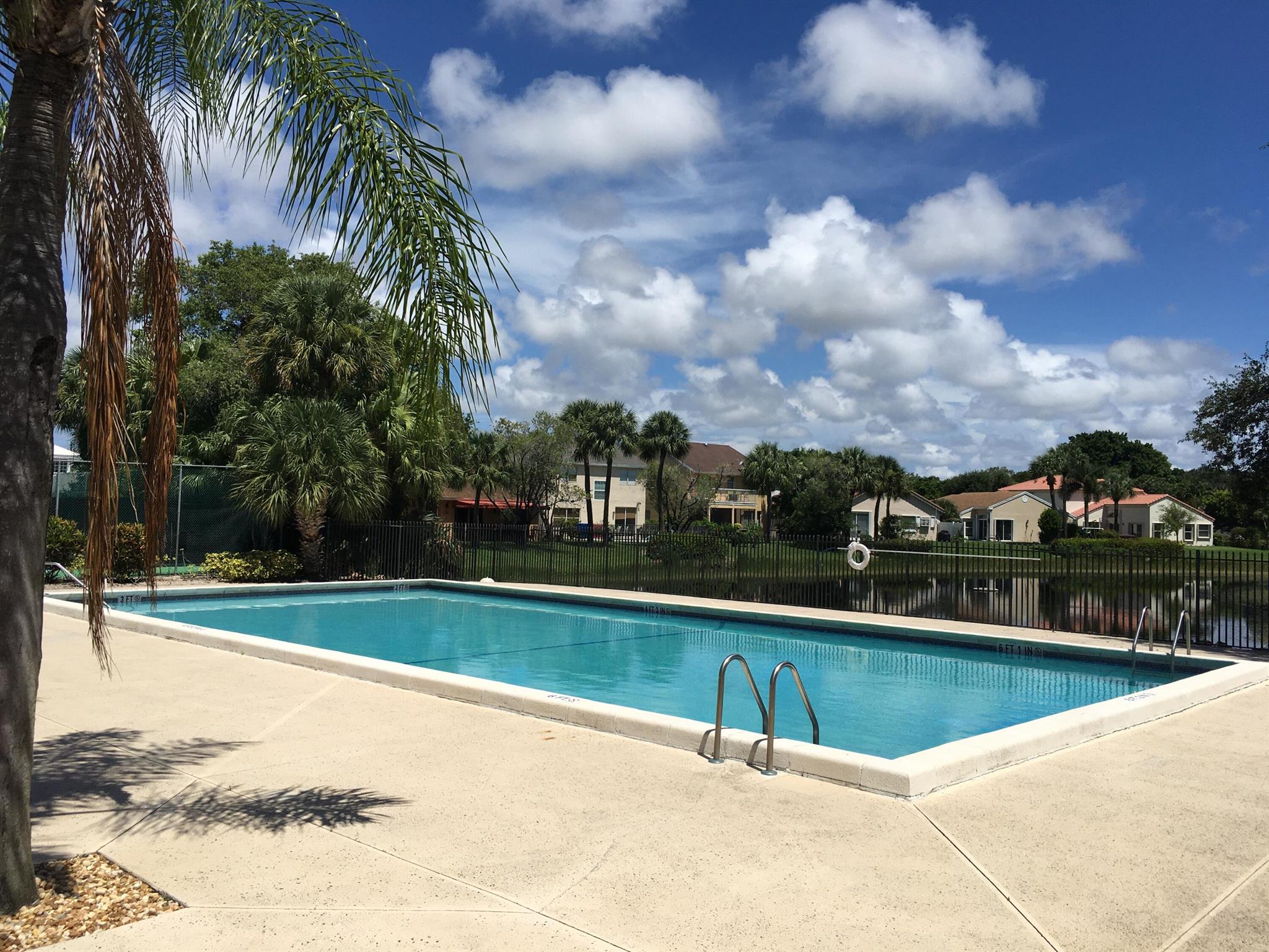 1351 Fairfax Circle E