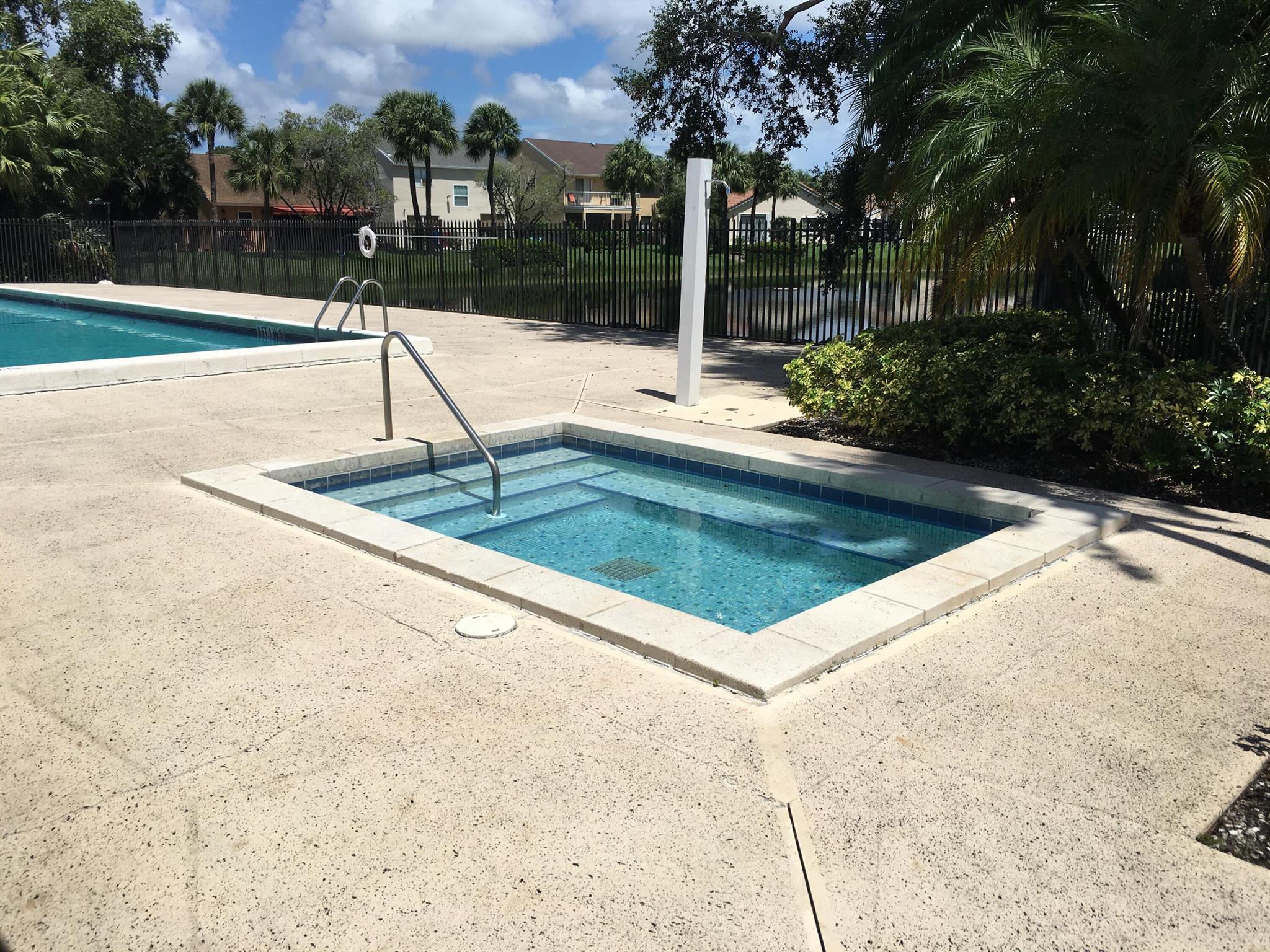 1351 Fairfax Circle E