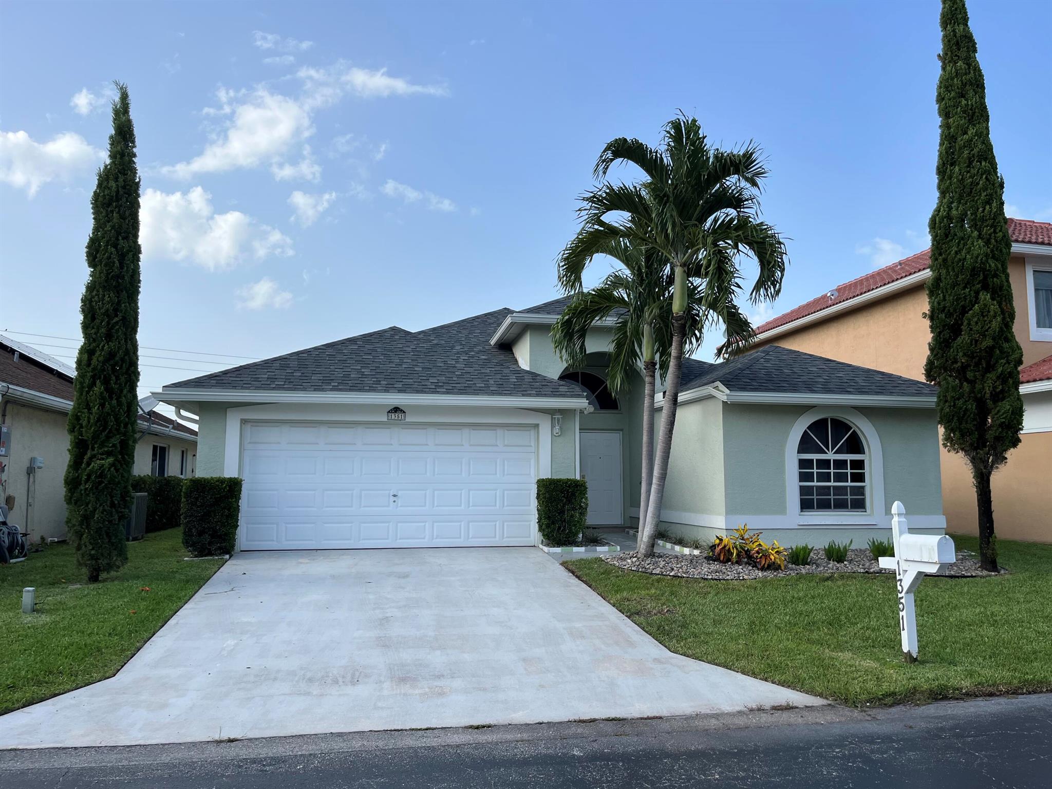 1351 Fairfax Circle E