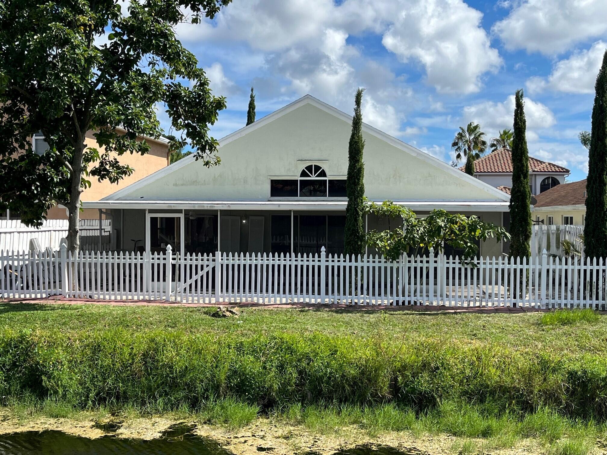1351 Fairfax Circle E
