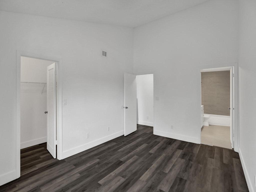 3477 NW 44th Street 202