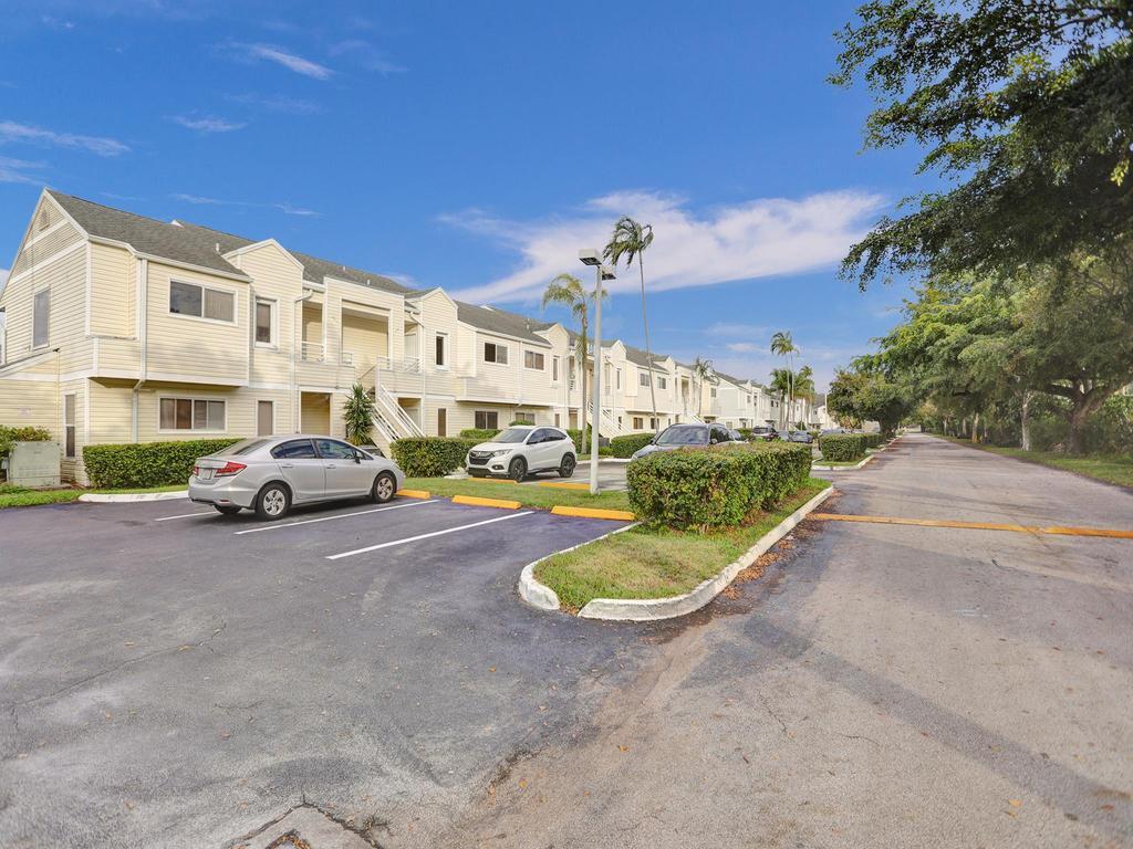 3477 NW 44th Street 202