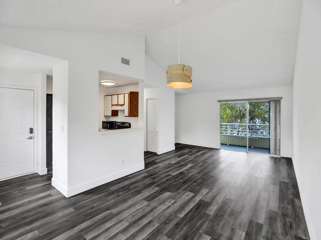 3477 NW 44th Street 202