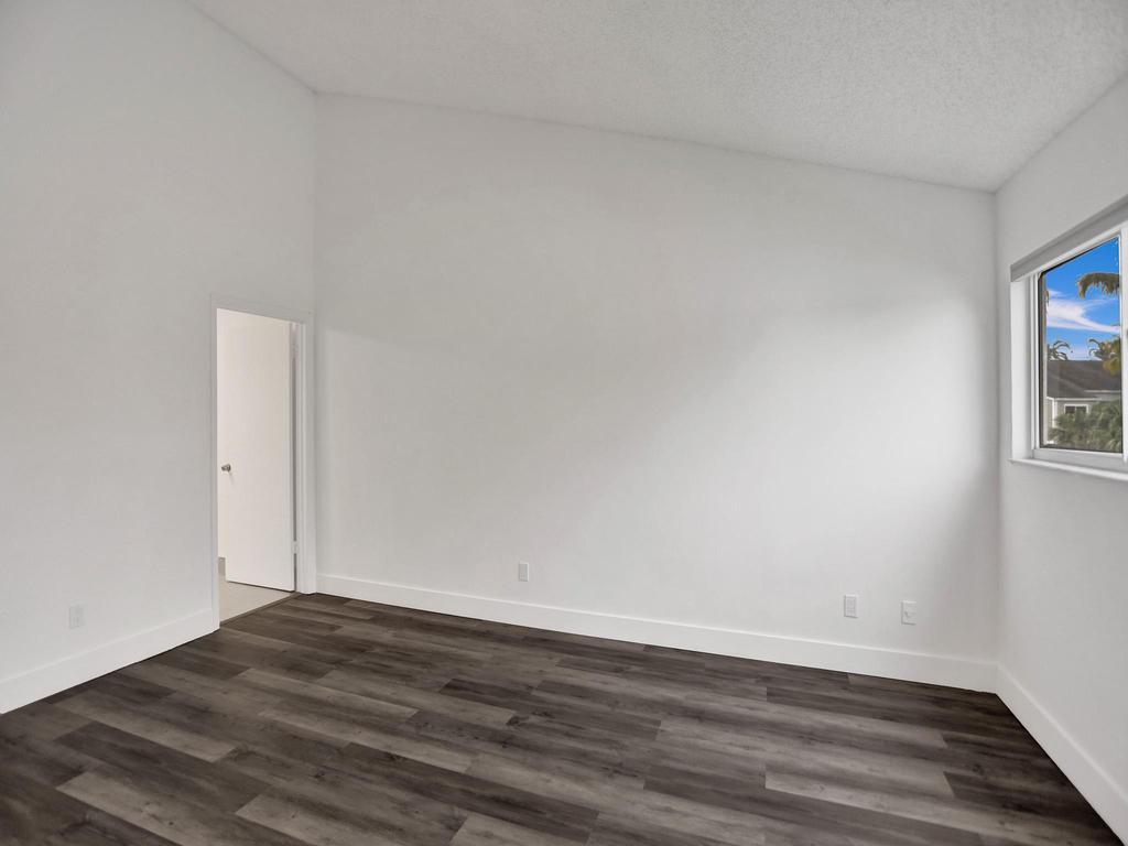 3477 NW 44th Street 202