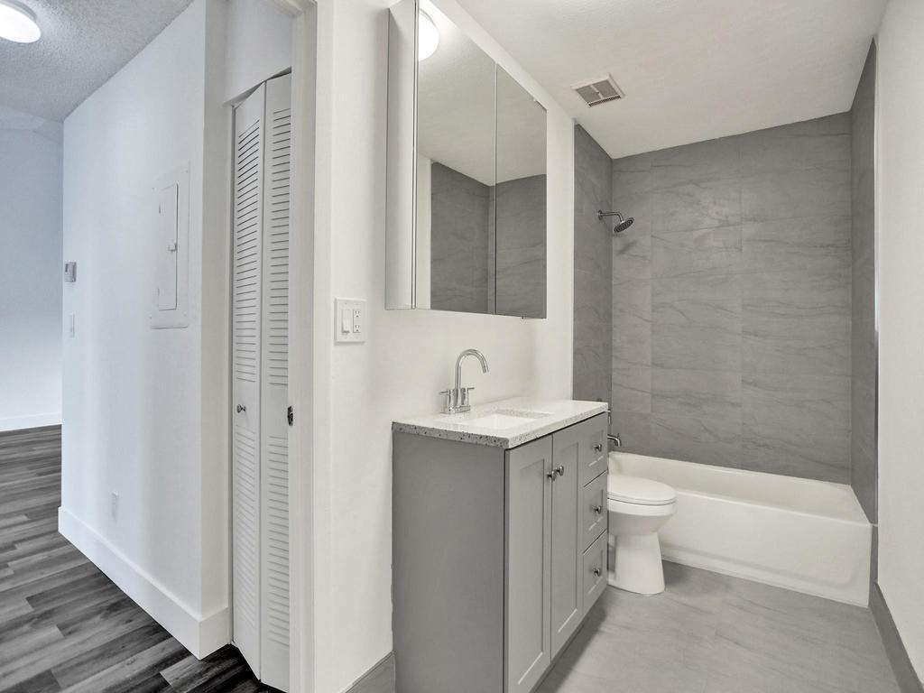3477 NW 44th Street 202