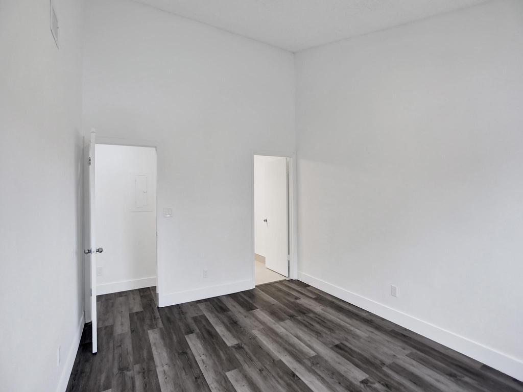 3477 NW 44th Street 202