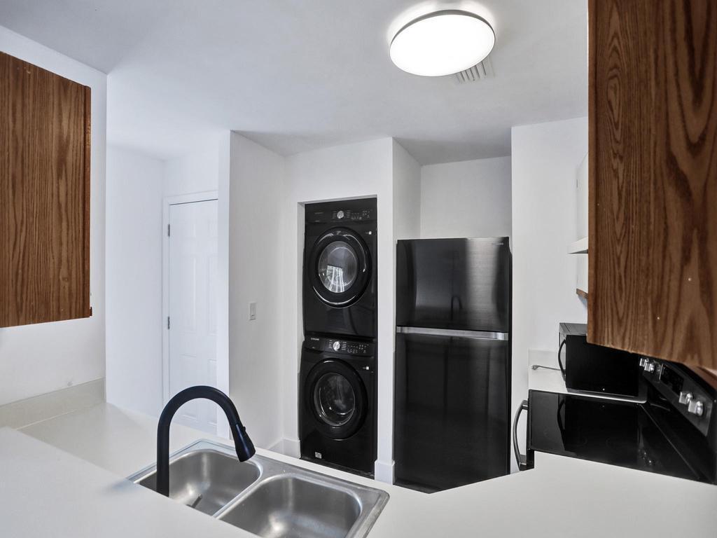 3477 NW 44th Street 202